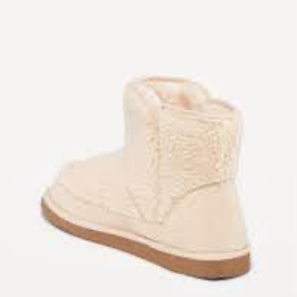 BRAND NEW girl youth old navy beige sherpa boots size 2Y - Picture 2 of 5